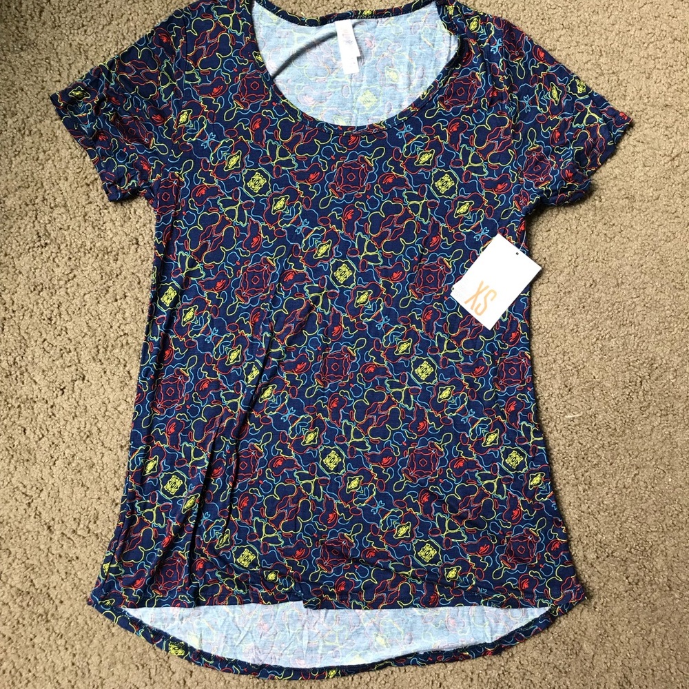 Lularoe Classic T shirt XSmall . NWT.